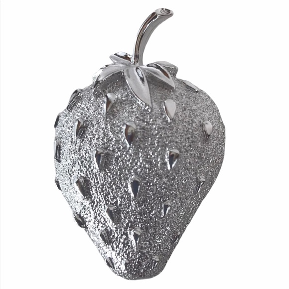 Sarah Coventry Strawberry Pin Brooch Silver Tone - Picture 1 of 5